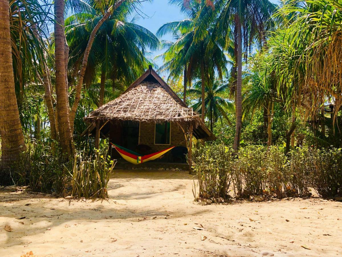 Reggae Island Private Island Hotel Koh Phayam Exterior photo