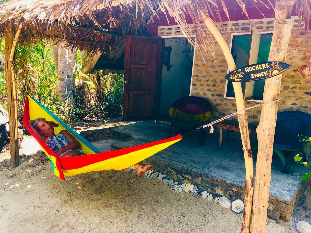 Reggae Island Private Island Hotel Koh Phayam Exterior photo